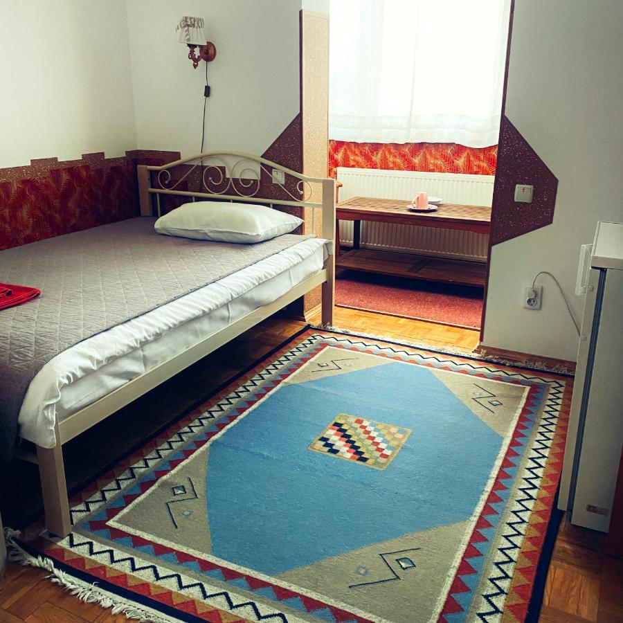 Malvy Hotel Truskavets Ngoại thất bức ảnh