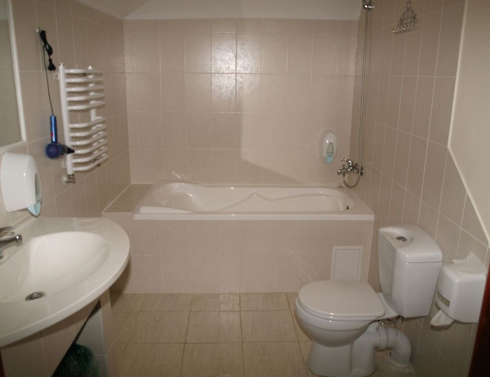 Malvy Hotel Truskavets Ngoại thất bức ảnh